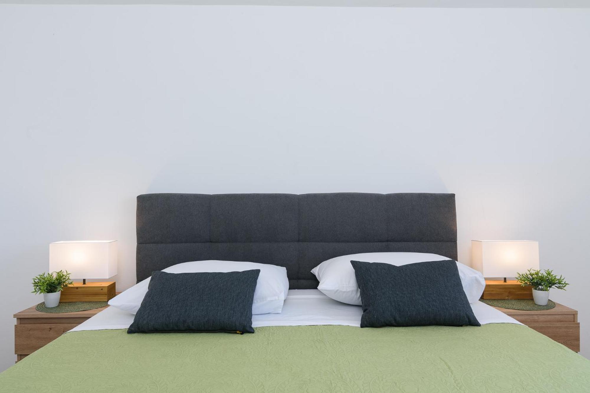 Apartments Eva Trogir Bagian luar foto
