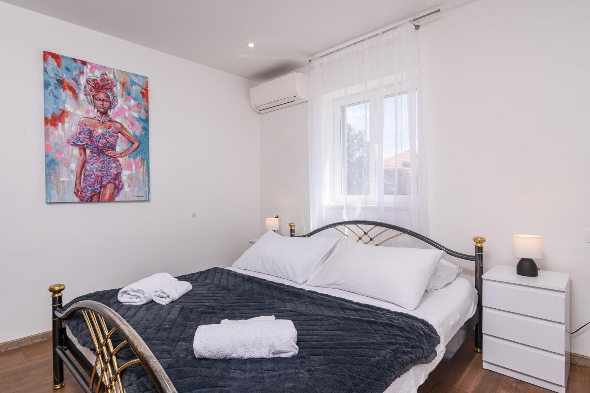 Apartments Eva Trogir Bagian luar foto