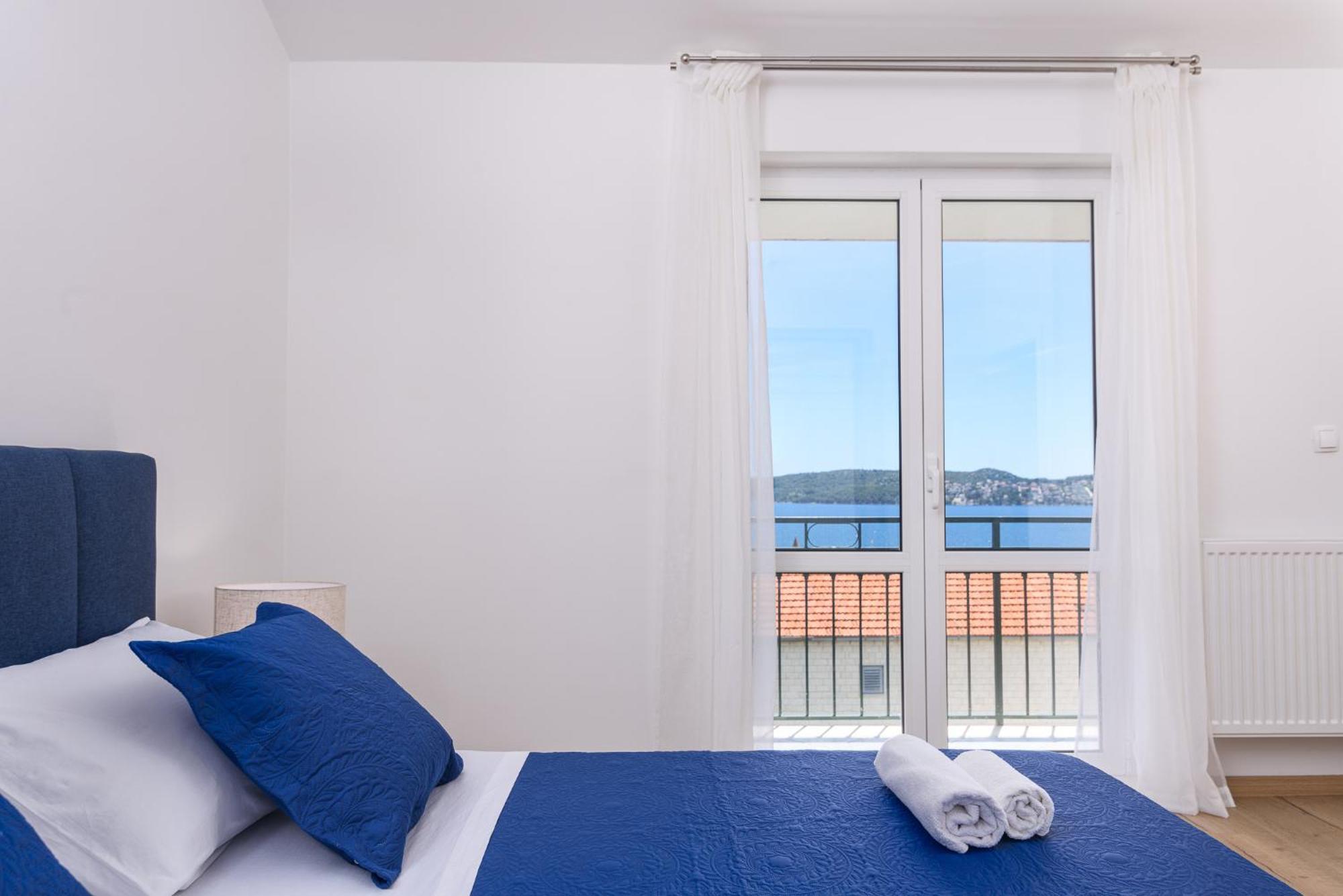 Apartments Eva Trogir Bagian luar foto