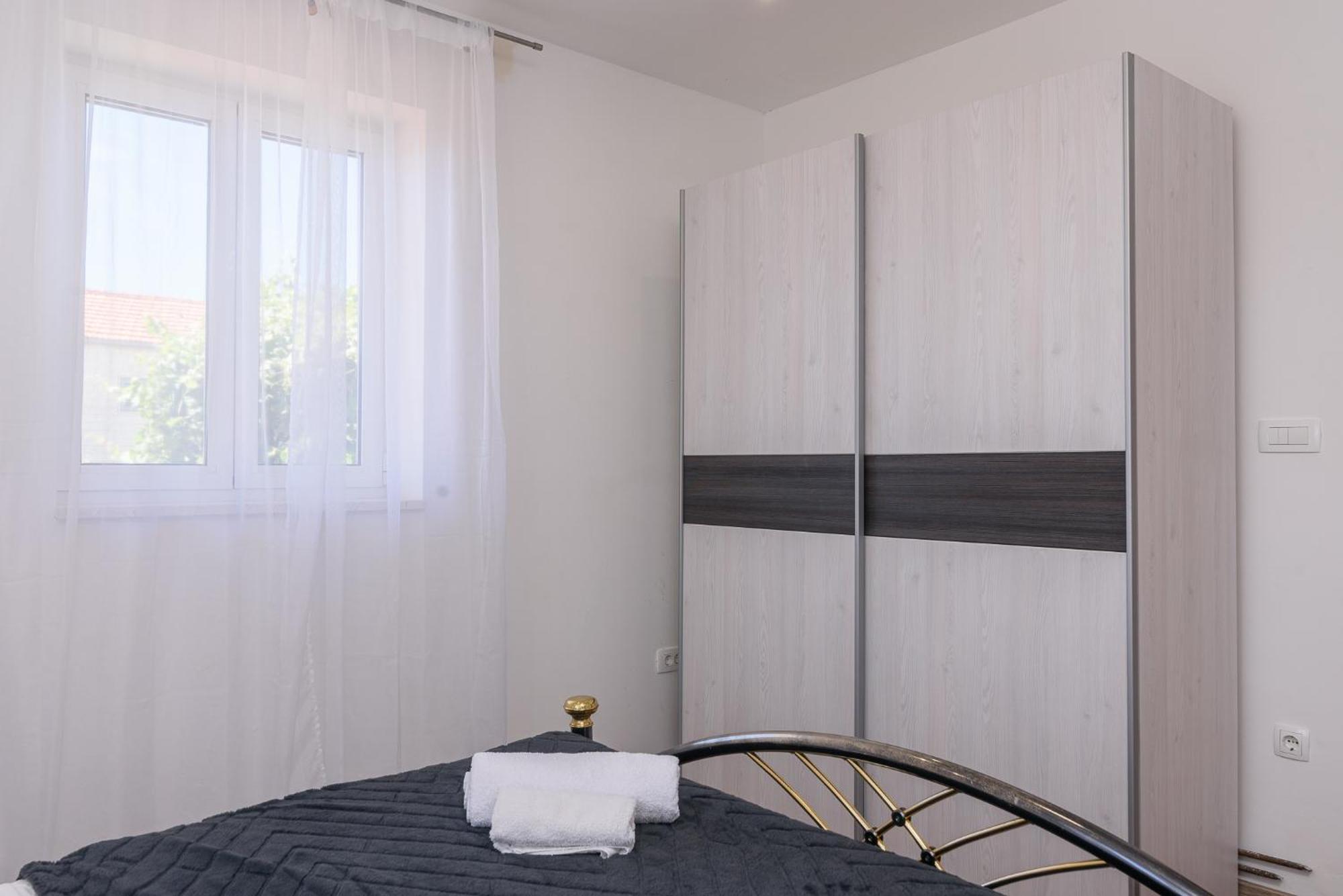 Apartments Eva Trogir Bagian luar foto
