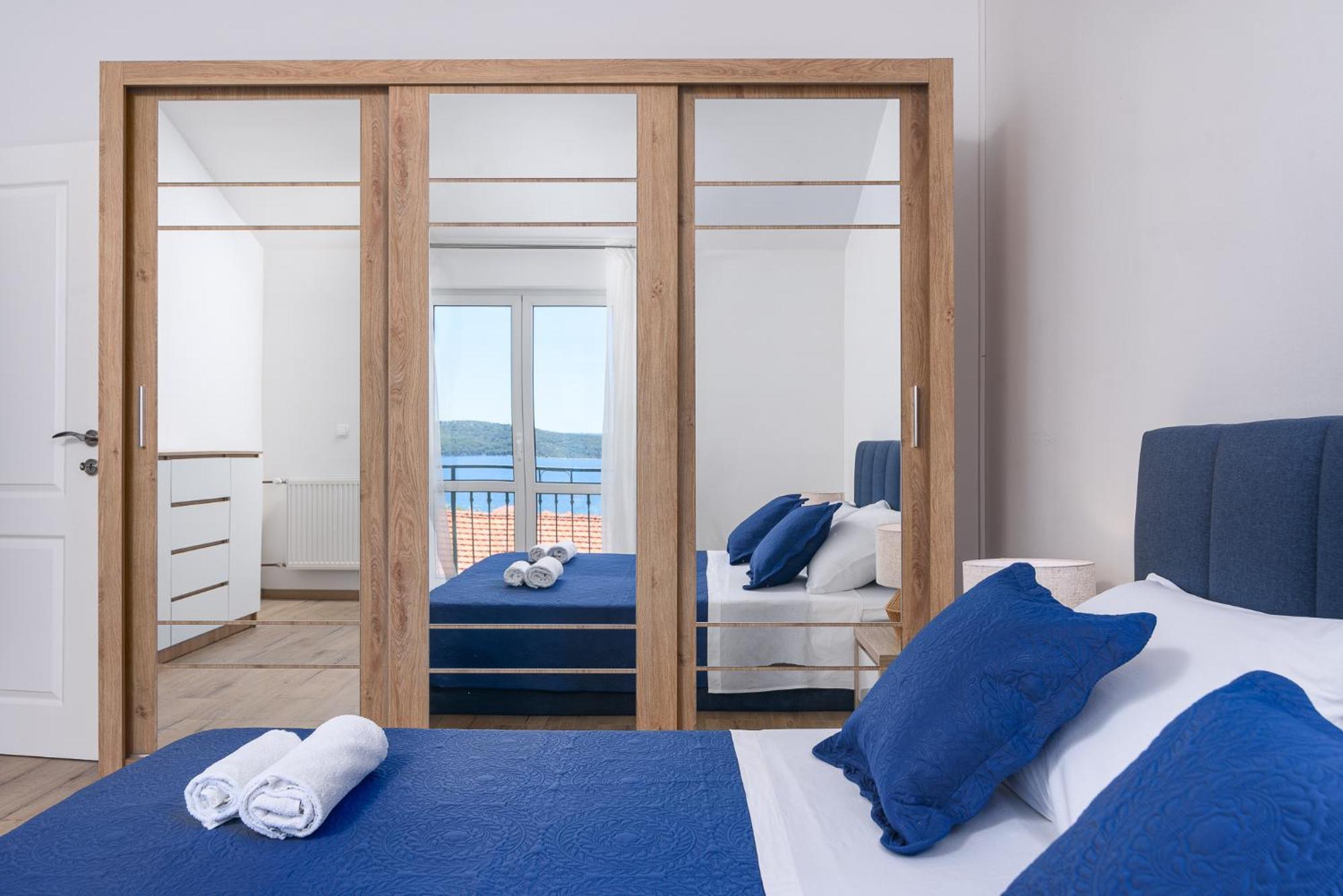 Apartments Eva Trogir Bagian luar foto