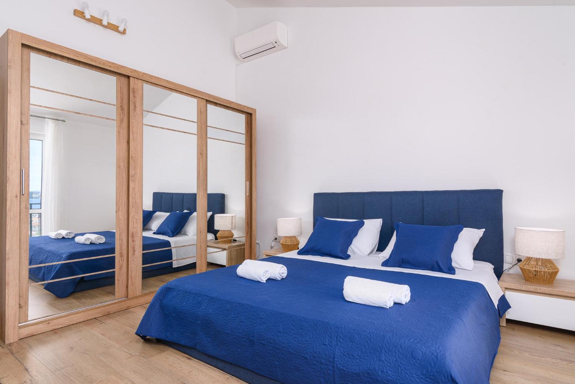 Apartments Eva Trogir Bagian luar foto