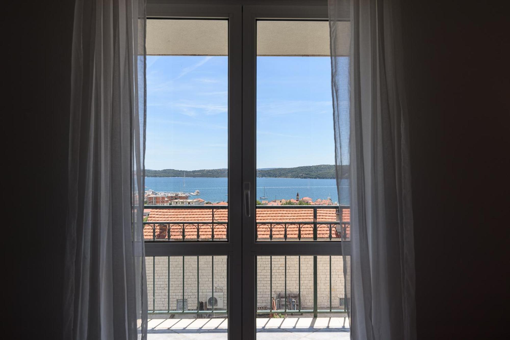 Apartments Eva Trogir Bagian luar foto