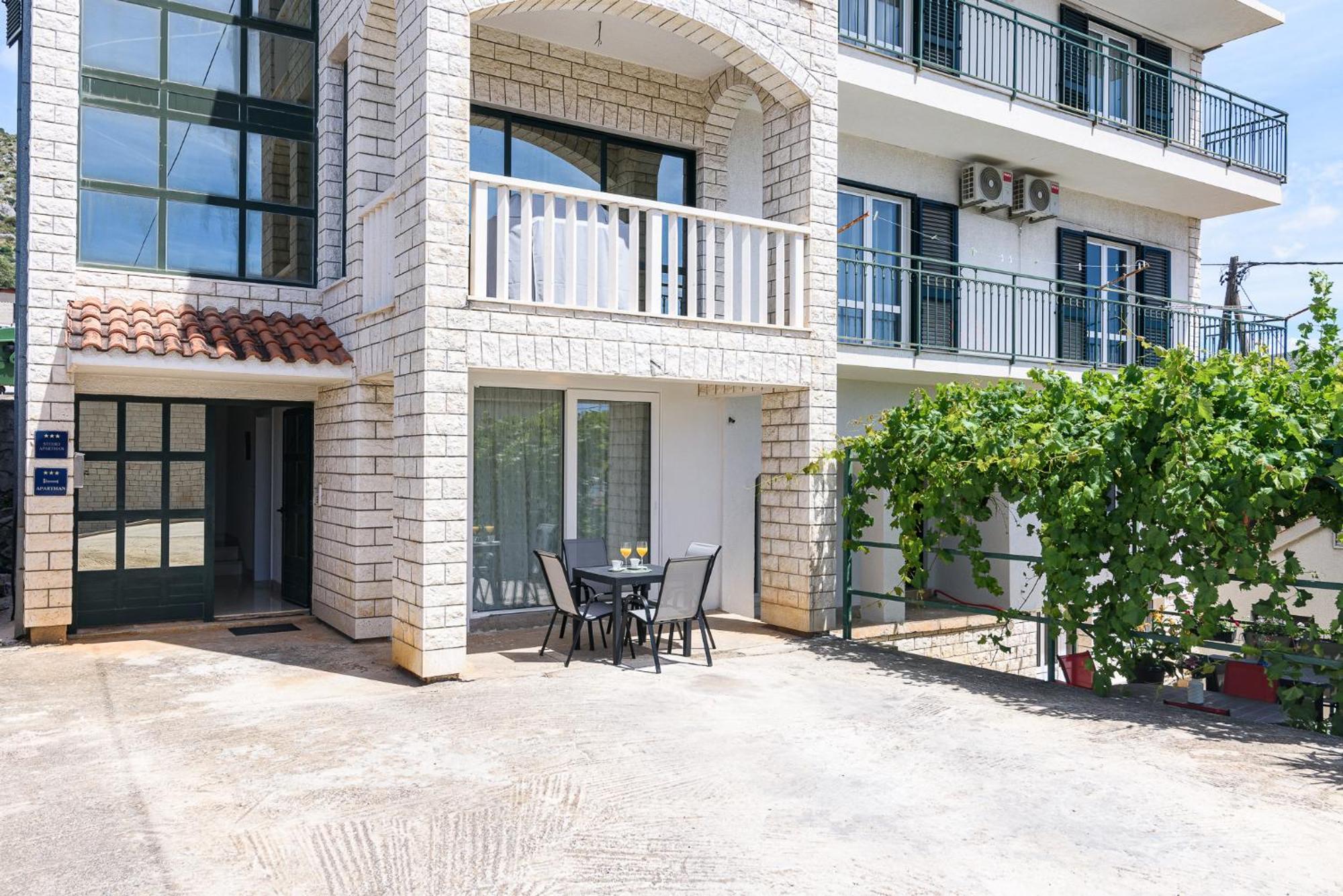 Apartments Eva Trogir Bagian luar foto