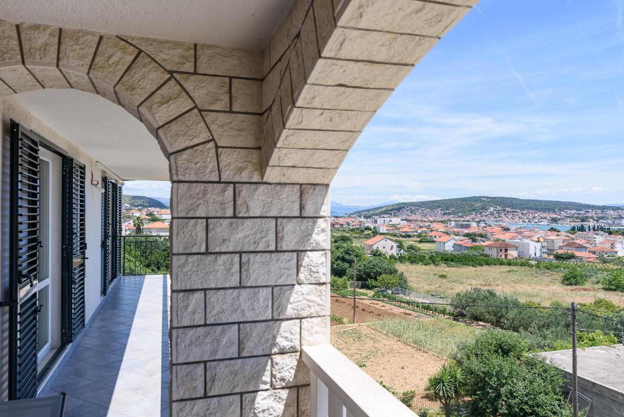 Apartments Eva Trogir Bagian luar foto