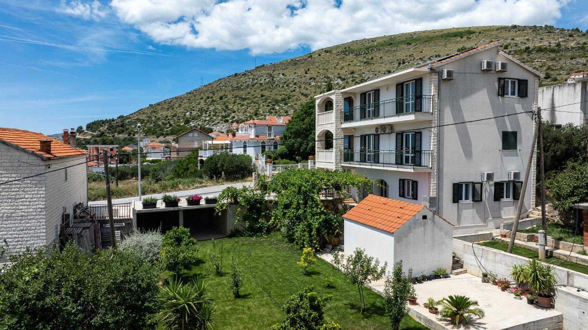 Apartments Eva Trogir Bagian luar foto