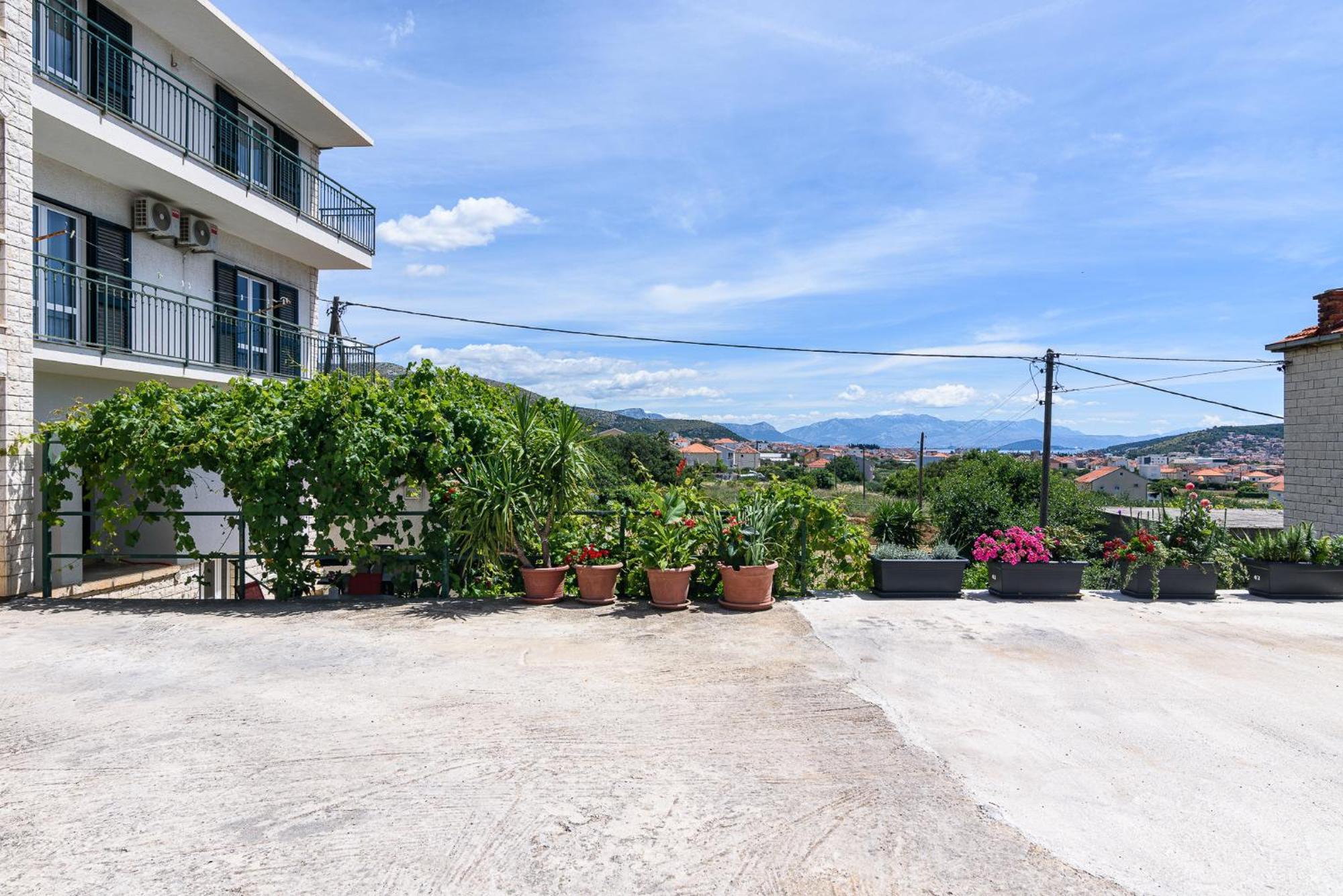 Apartments Eva Trogir Bagian luar foto